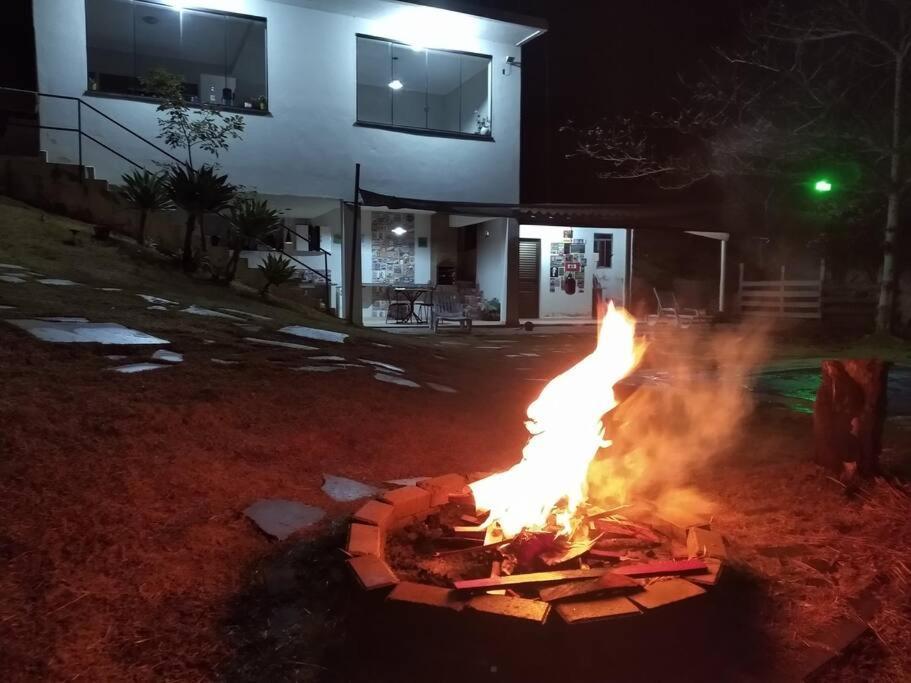 Casa Com Piscina Fundo Pra Represa E Ar Condicionado Casinhabrancadevaranda Ijaci Exterior photo